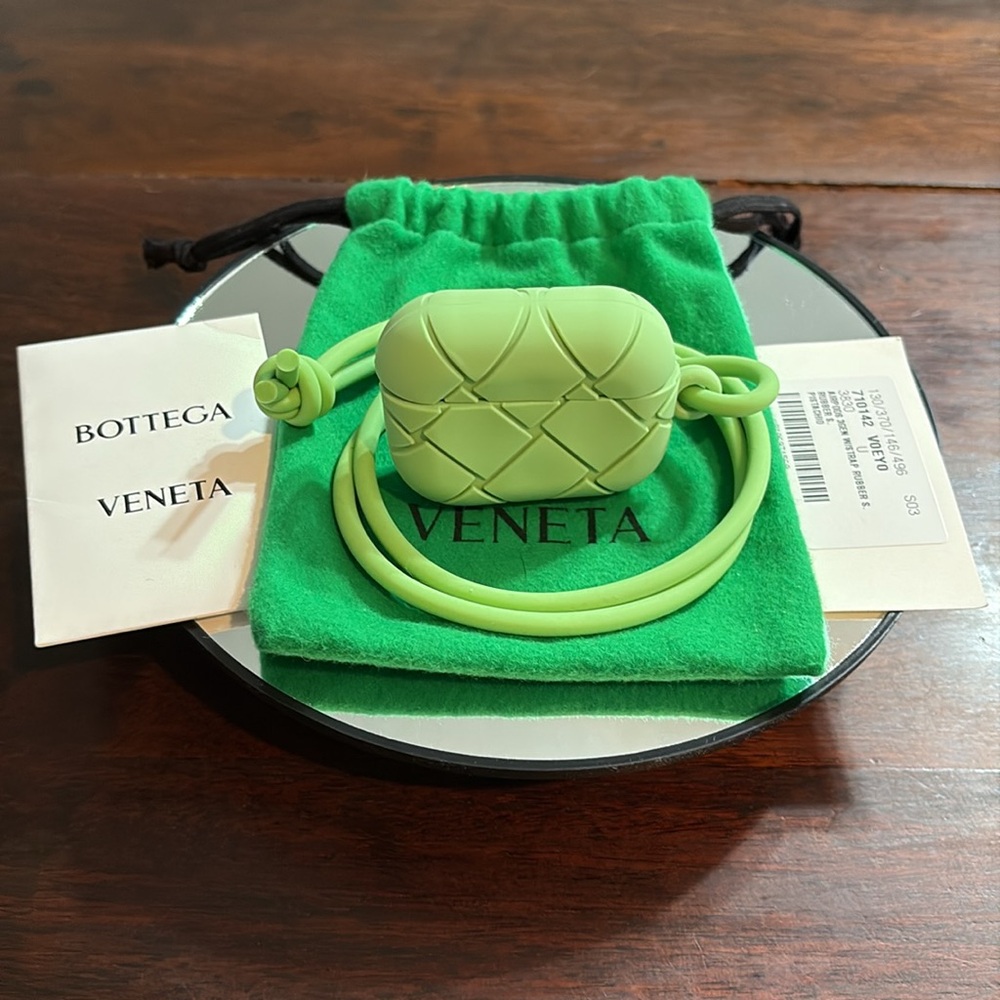 BOTTEGA VENETA Quilted AirPods Case with Strap - Picture 4 of 6